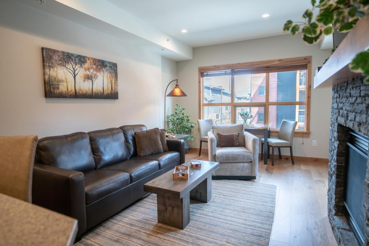 Spring Creek Luxury King One Bedroom At White Spruce Lodge Canmore Bagian luar foto