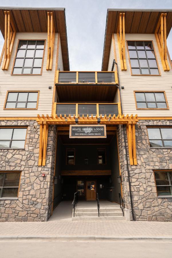 Spring Creek Luxury King One Bedroom At White Spruce Lodge Canmore Bagian luar foto
