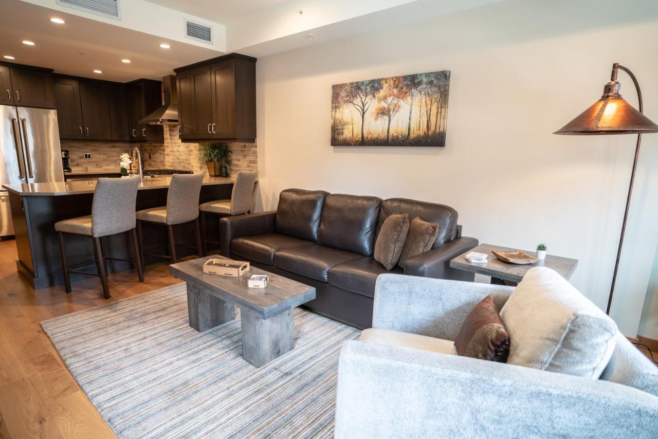 Spring Creek Luxury King One Bedroom At White Spruce Lodge Canmore Bagian luar foto